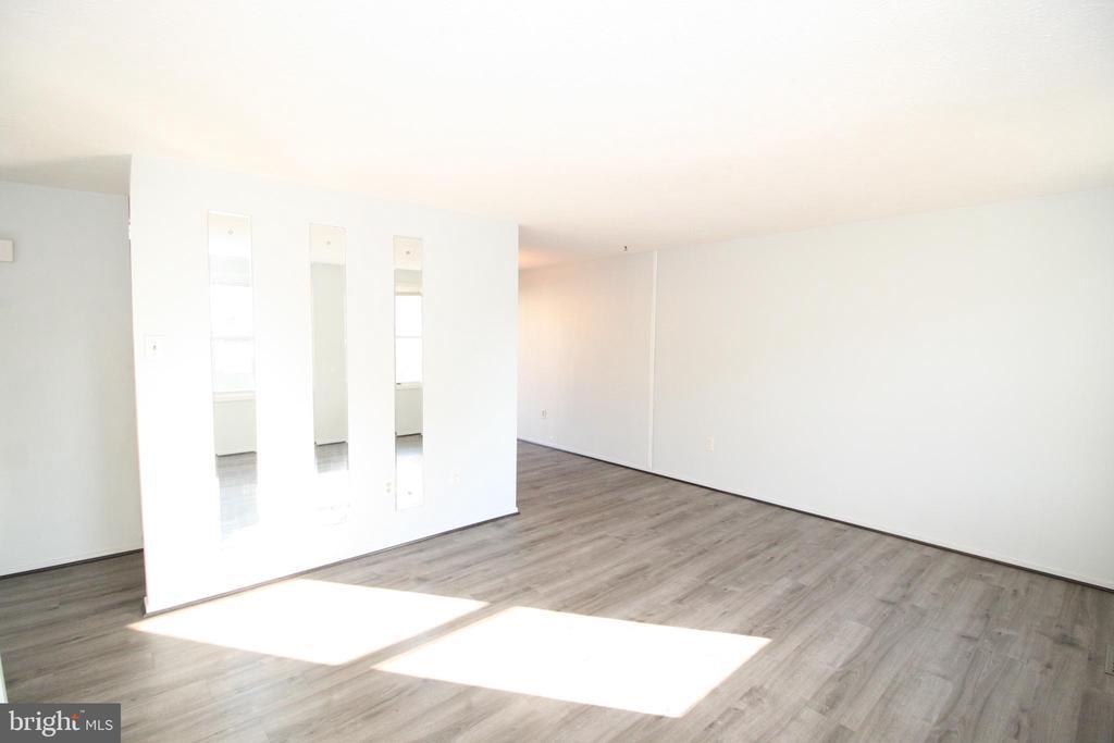 Foto principal - 1378 Rollinghouse Dr