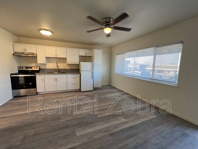 Building Photo - 10 E 18th St