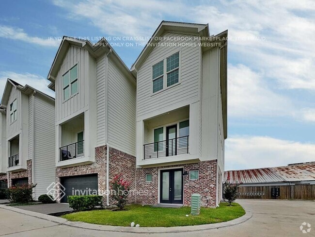 Building Photo - 721 Wilshire Brook Ln