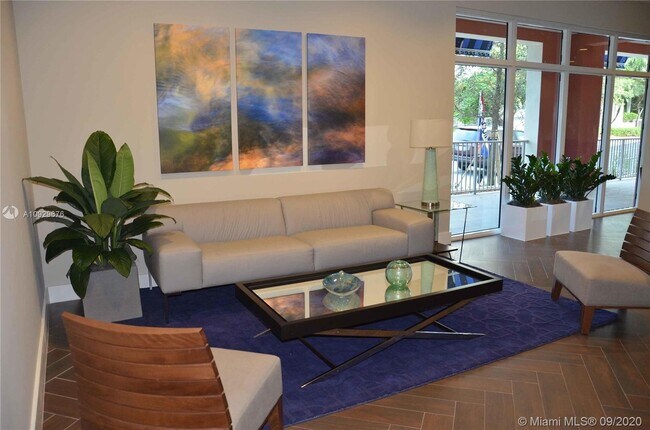 Foto del edificio - 987 SW 37th Ave