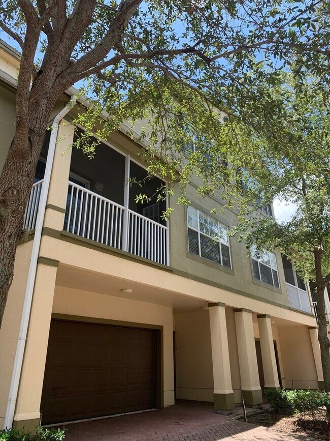Foto del edificio - 3/2, 3-story townhome, in guard-gated comm...