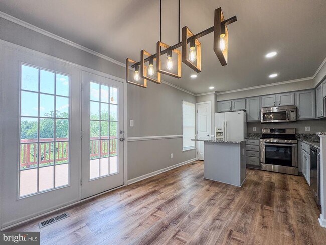 Foto del edificio - 6337 Littlefield Ct