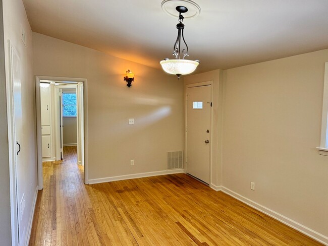 Foto del edificio - 3-Bedroom charming gem !