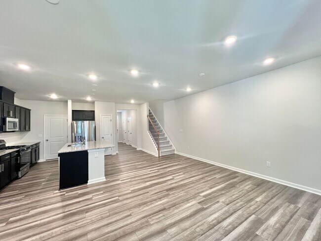 Foto del edificio - Newly Built 3BD, 2.5BA Raleigh Townhome in...