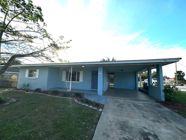 Foto del edificio - 1400 Carolina Ave