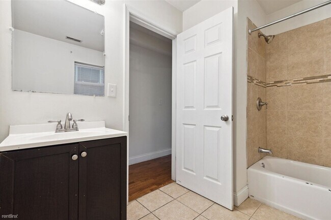 Foto del edificio - 4 br, 2 bath Duplex - 1815 N 18TH ST Unit 102