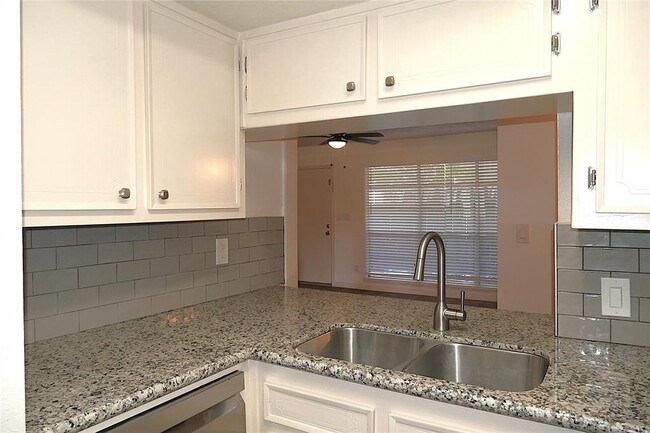 Building Photo - 6429 Bayou Glen Rd