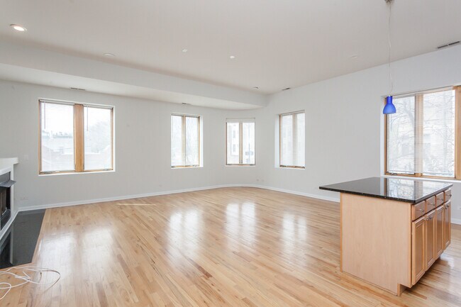 Foto del edificio - 811 N Rockwell St