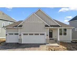 Building Photo - 10180 Shadyview Ln N