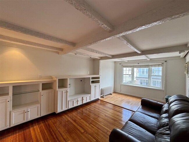 Building Photo - 57 Clarendon Ave