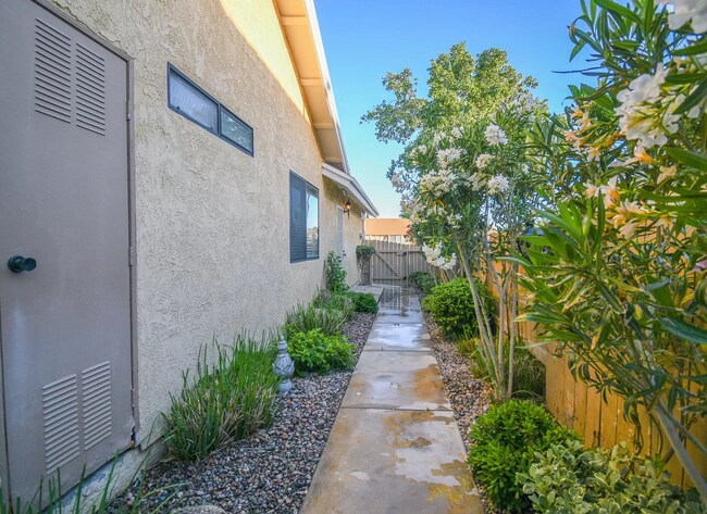 Building Photo - 1741 Viridan Ave