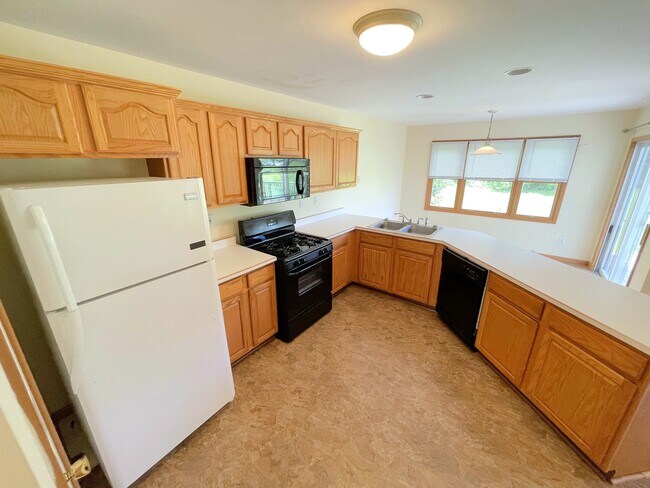 Foto del edificio - 220 Concord Hill Dr