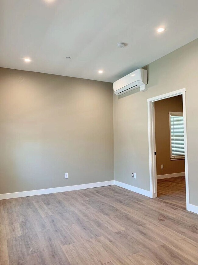 Building Photo - Beautiful 1 Bed/1 Bath Unit in Sacramento