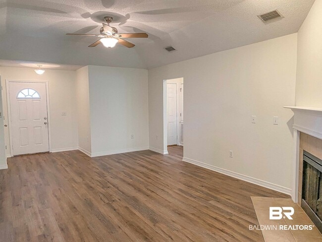 Building Photo - 16648 Vanilla Dr