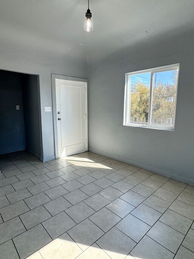 Foto del edificio - 4151 Dorsey St