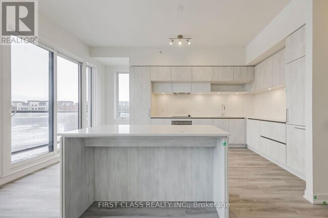 Building Photo - 10 Steckley House Ln