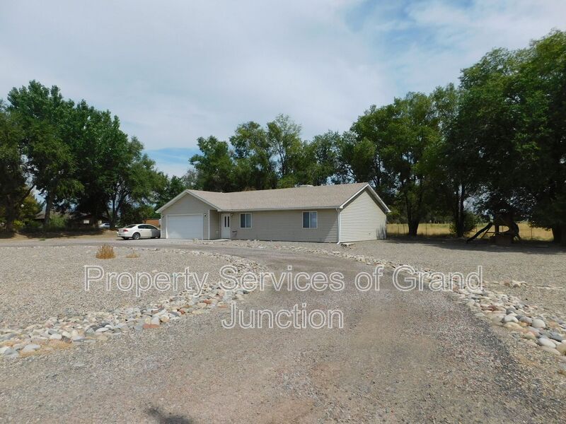 Primary Photo - 774-23 1/2 23 1/2 Rd
