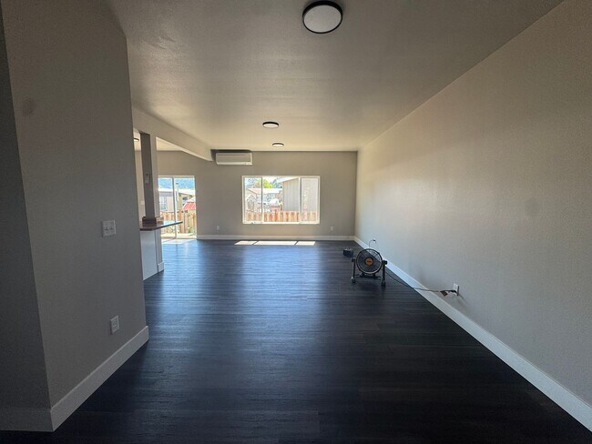 Foto del edificio - Modern 3 bedroom townhouse