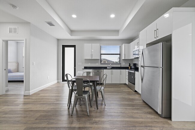 Photo - 1911 Lorna Ave House