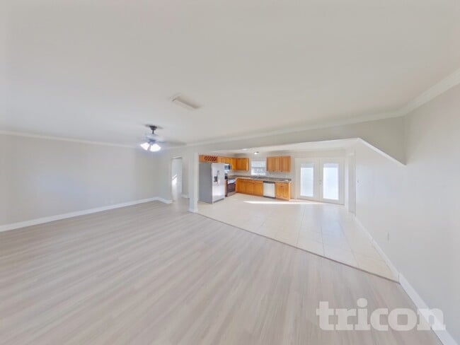 Foto del edificio - 2324 Bougainvillea St