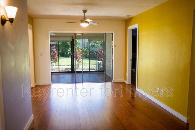 Foto del edificio - 4779 Lakewood Blvd