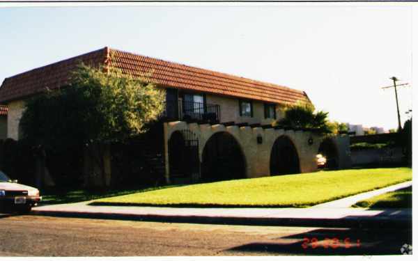 Foto del edificio - 1625 Cordoba Ln