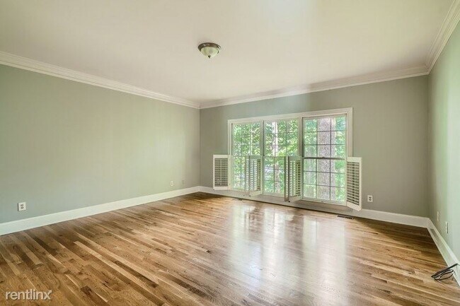 Building Photo - 4 br, 3 bath House - 230 Wessex Ct NE