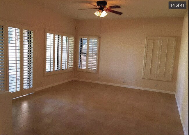 Building Photo - 2102 W Myrtle Dr