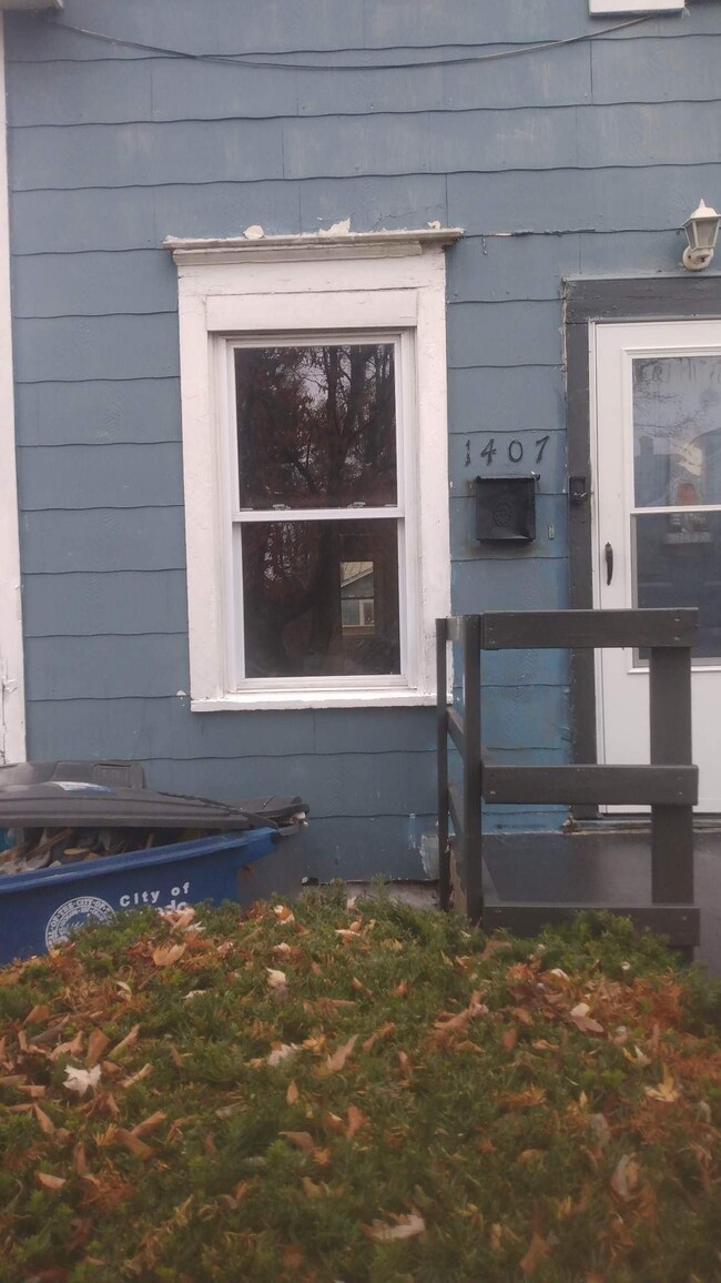 Building Photo - 1407 Colton St