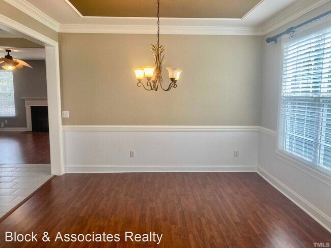 Building Photo - 5 br, 3.5 bath House - 20 Autumn Leaf Lane