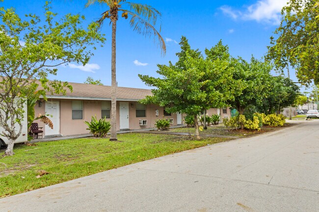 Foto del edificio - 804 NW 2nd Ave