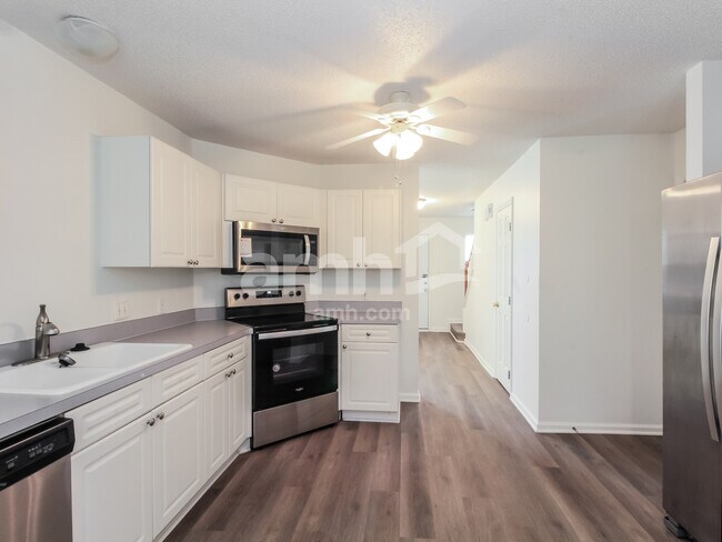 Foto del edificio - 628 Windsor Dr SE