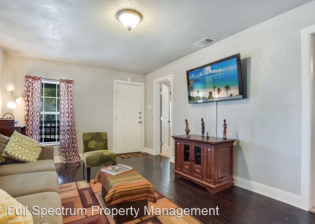 Foto del edificio - 3 br, 1 bath House - 209 Saint James