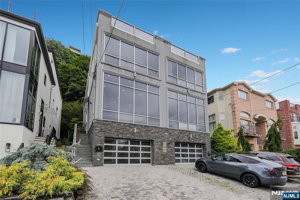 Foto principal - 760A Undercliff Ave