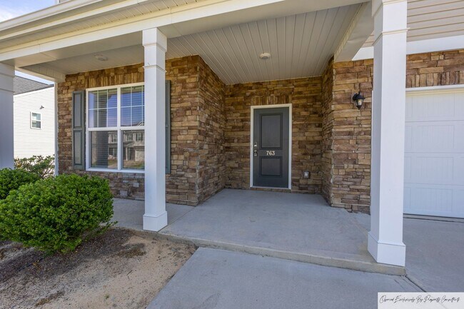 Building Photo - 763 Spring Cress Dr