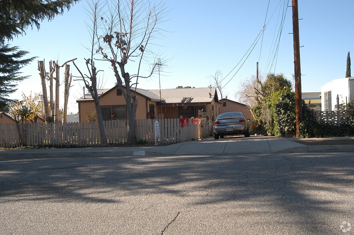 Primary Photo - 12010-12028 3rd St