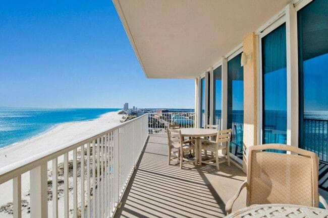 Foto del edificio - 365 E Beach Blvd