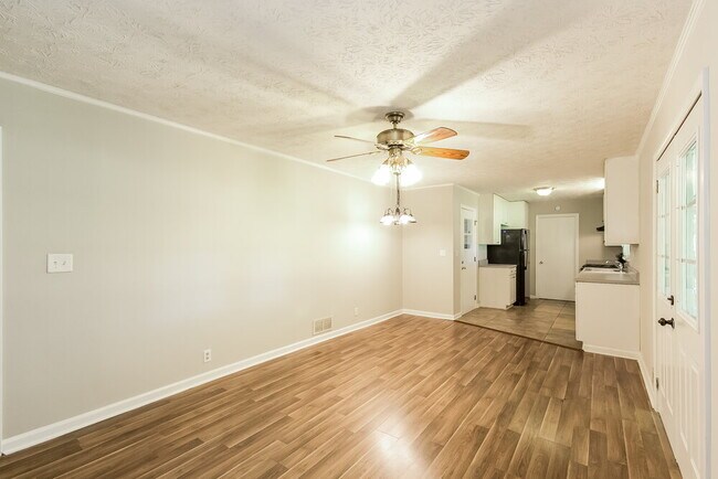 Building Photo - 3730 Sunny Hill Dr