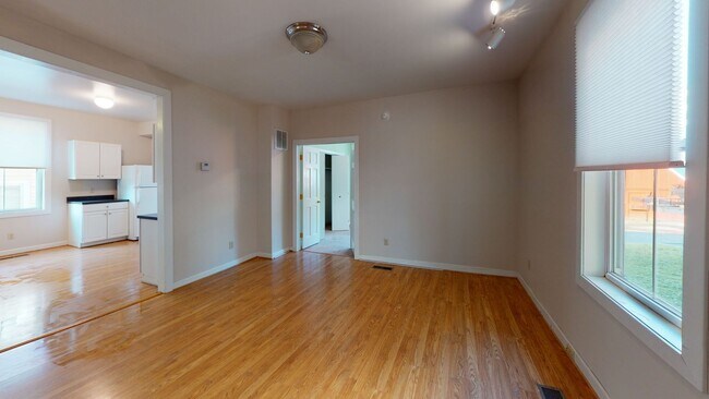 Foto del edificio - 1122 E Market St