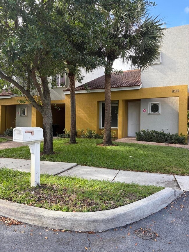 Foto del edificio - 4171 Gulfstream Rd