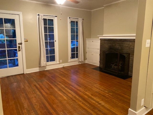 Suelos de madera noble y chimenea de gas. - 1355 E Elizabeth St