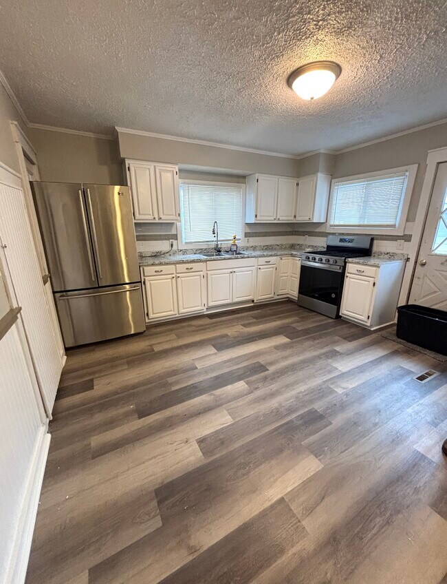 Foto del edificio - 2260 E Grand River Ave