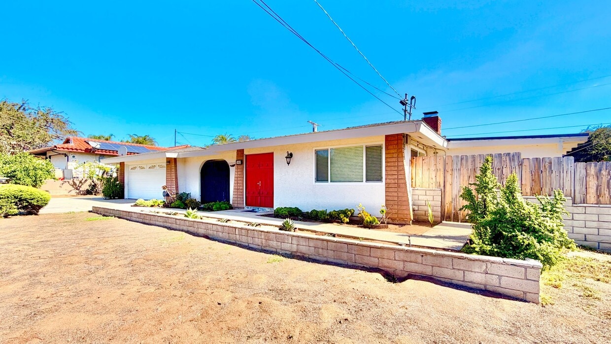 Foto principal - Wonderful Single-Story Home with Remodeled...