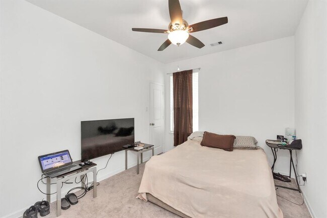 Building Photo - 5007 Sierra Ridge Dr