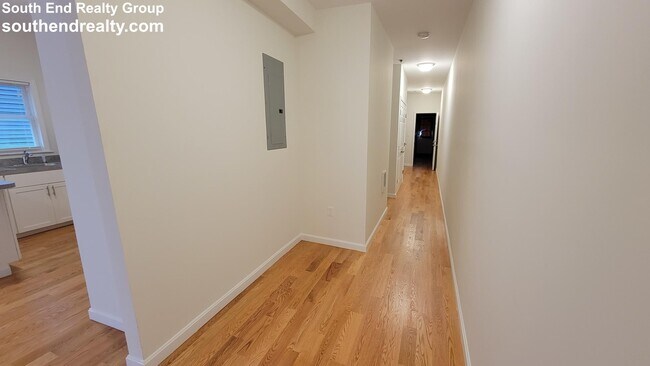Foto del edificio - 920 Hyde Park Ave