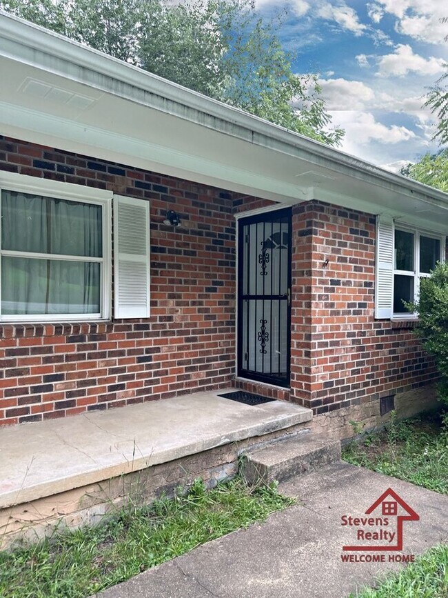 Foto del edificio - 1231 Helena Dr