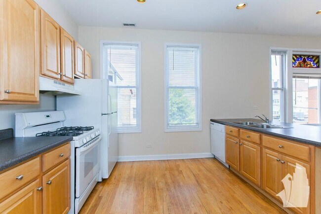 Foto del edificio - 3417 N Janssen Ave
