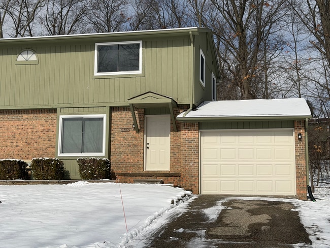 Building Photo - 8060 Mountain Vw