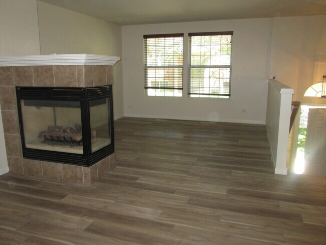 Building Photo - 137 Bristol Ln
