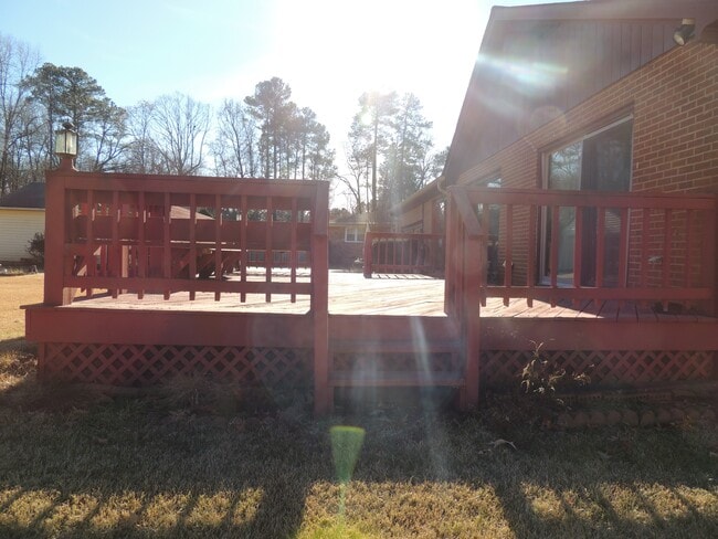 Building Photo - 2549 Bogese Dr